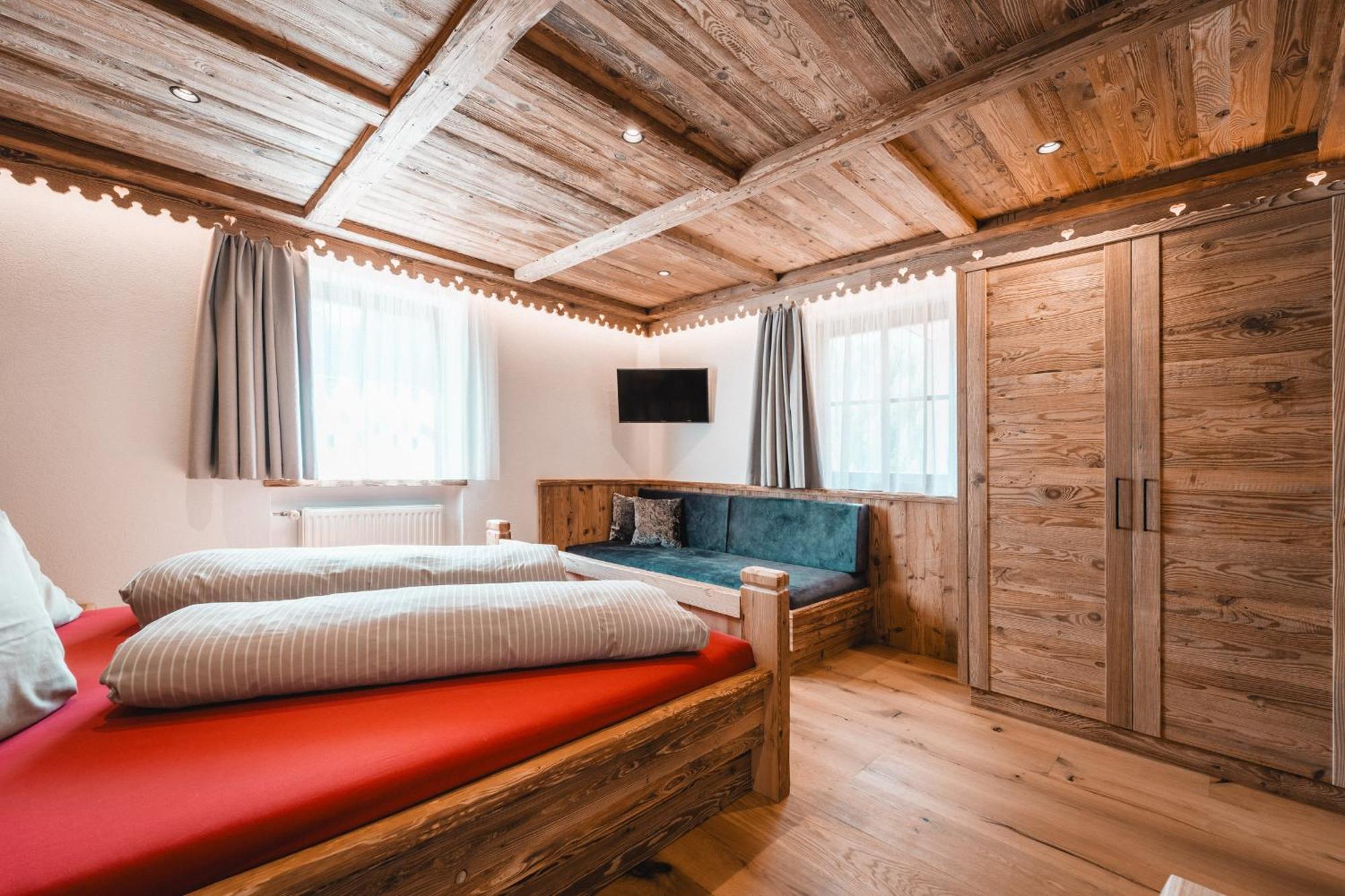 Almresidenz Unterrain -1 Km By Car Distance Ski Slopes Kronplatz Olang Exterior foto